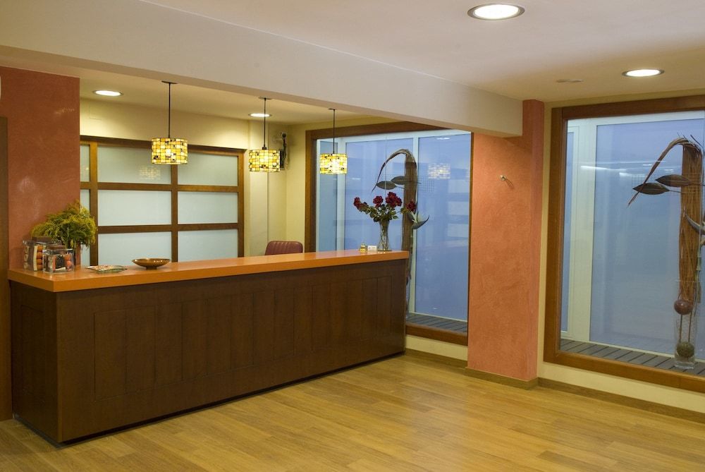 Hotel Avenida Requena