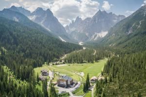 Hotels Dolomitenhof & Chalet Alte Post