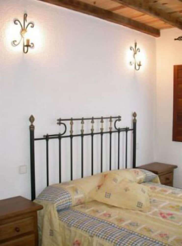 Casa Rural Ropino