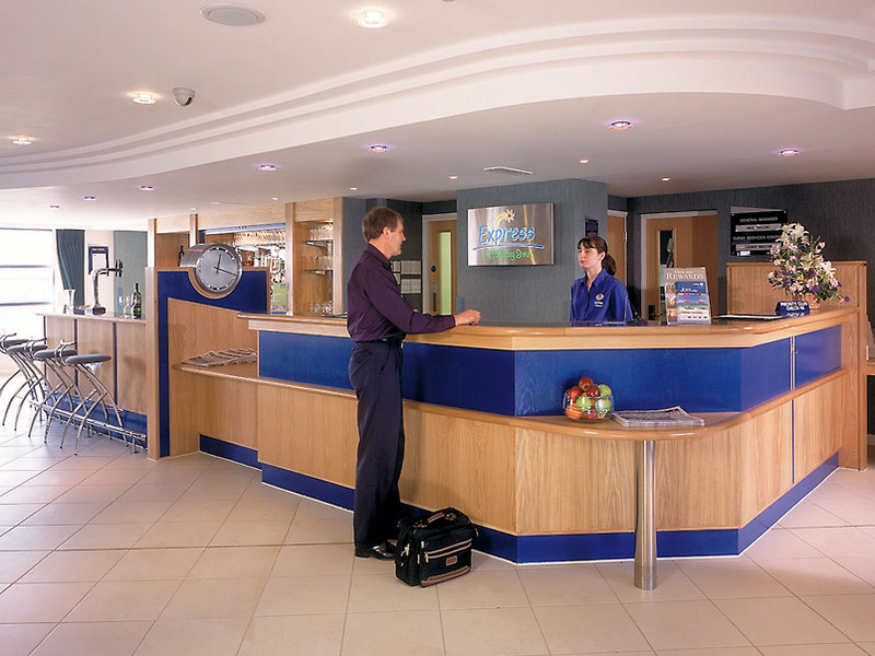Holiday Inn Express London - Luton Airport