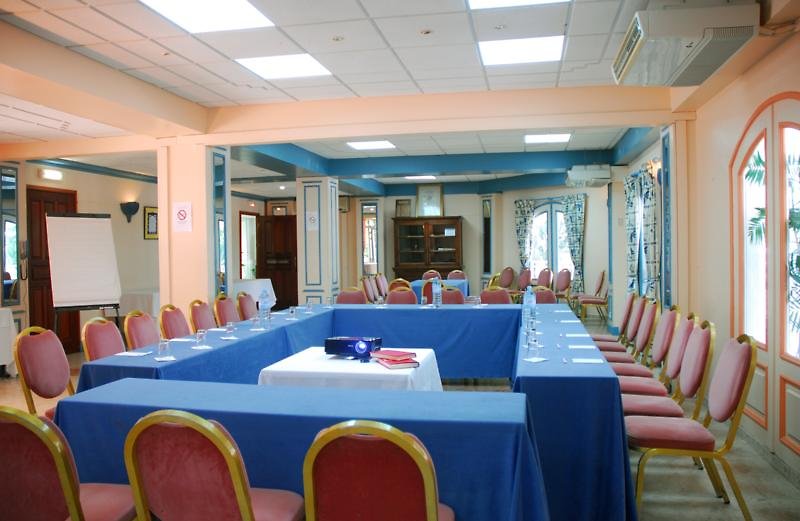Le Beach Hotel