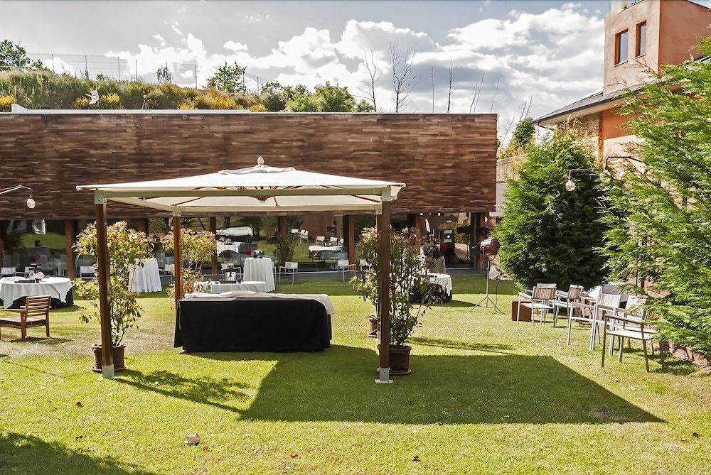 No-Mad Green Hotel