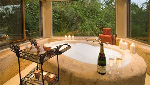 Cascade Island Lodge