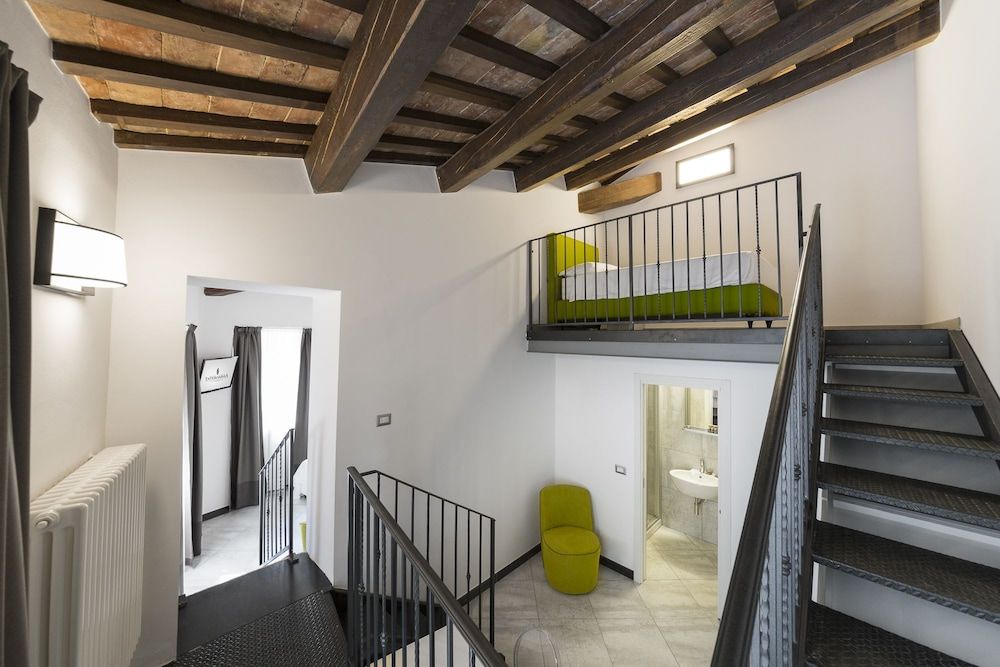 Interamnia Suites