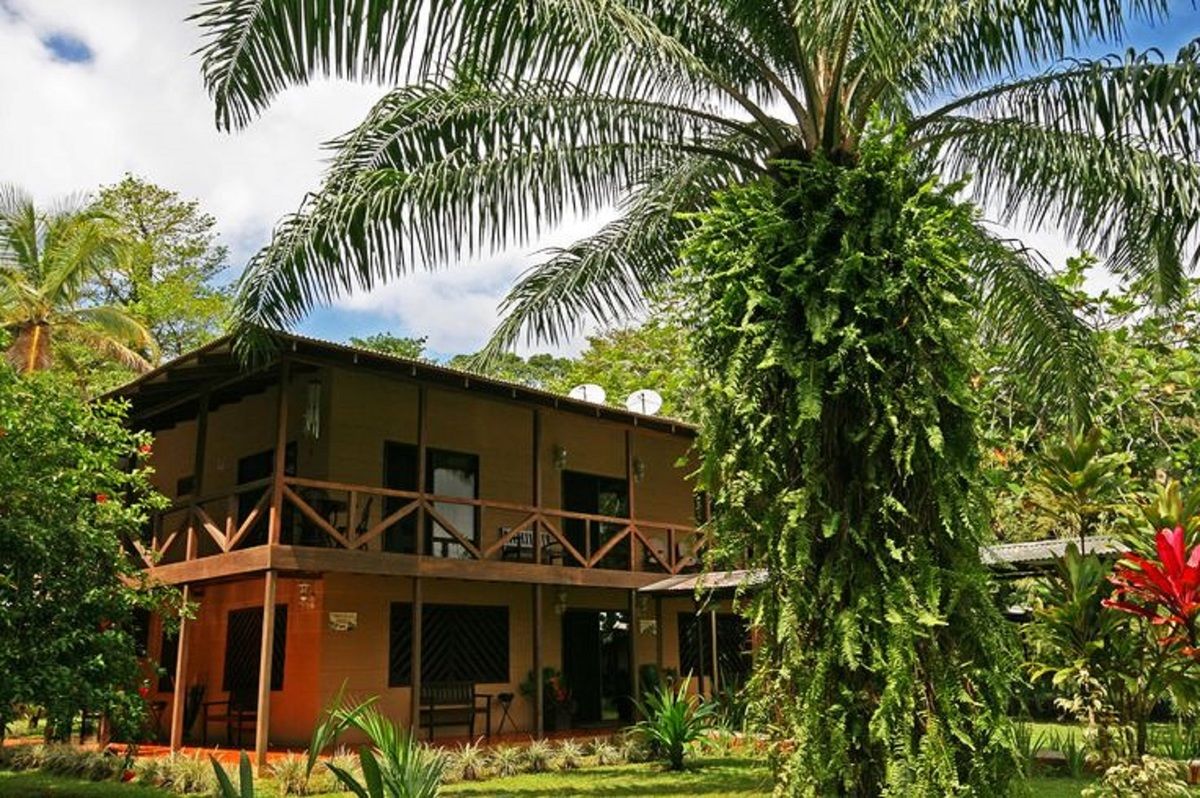 Manatus Hotel