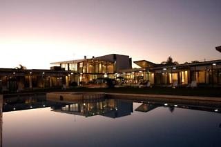 Camberland Resort & Suites Pilar