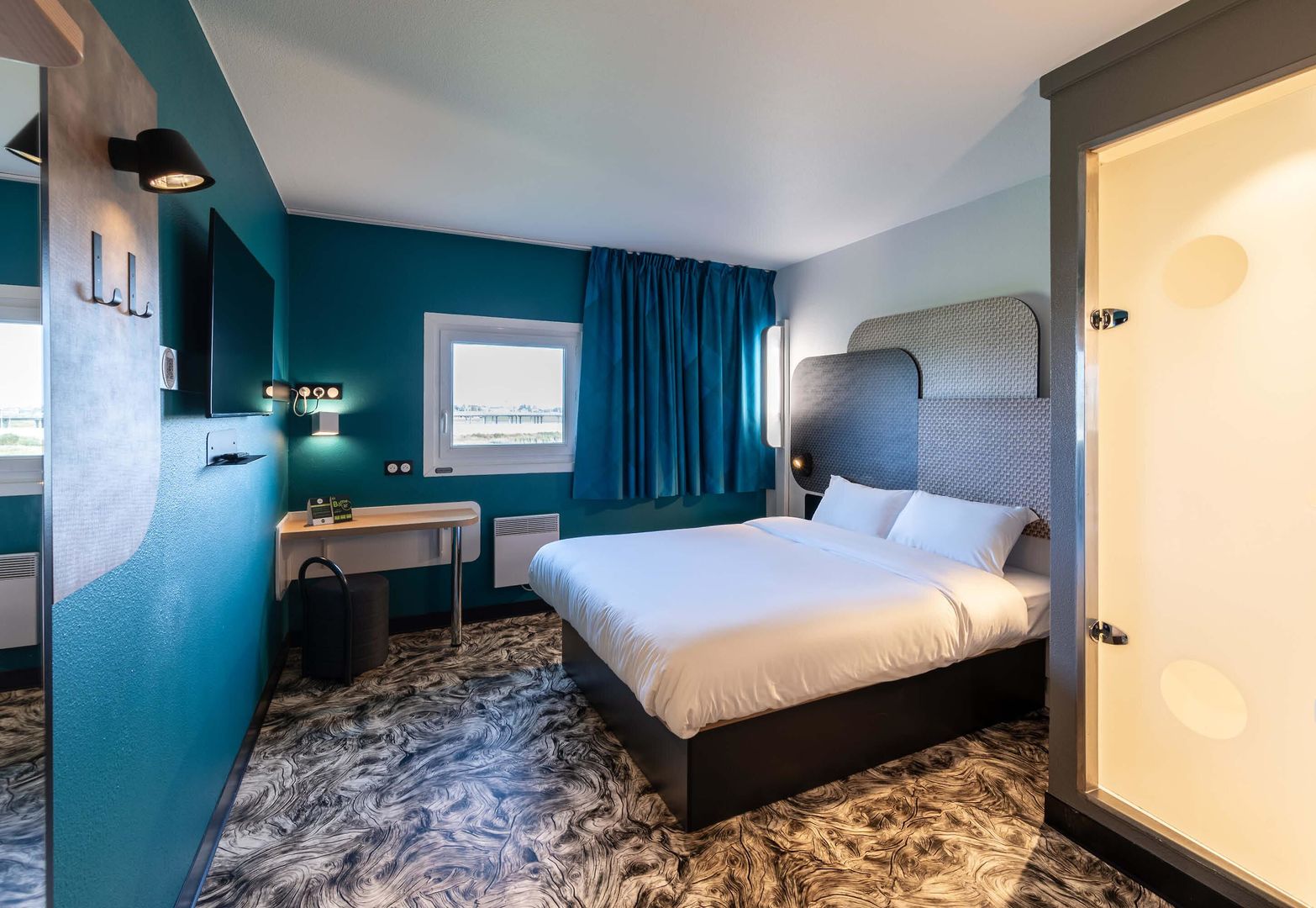 B&B HOTEL Calais Terminal Cité de l'Europe 2 étoiles