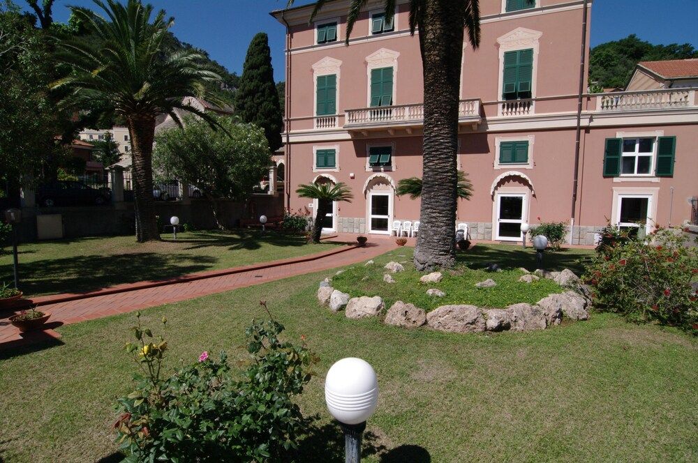 Residenza Madri Pie Noli