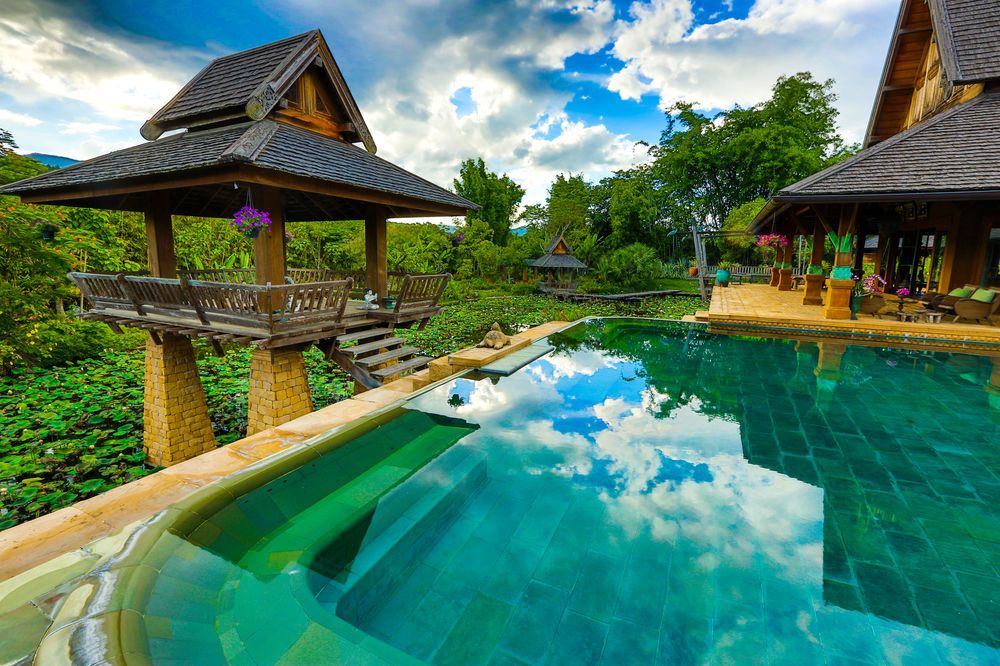 Howie's HomeStay