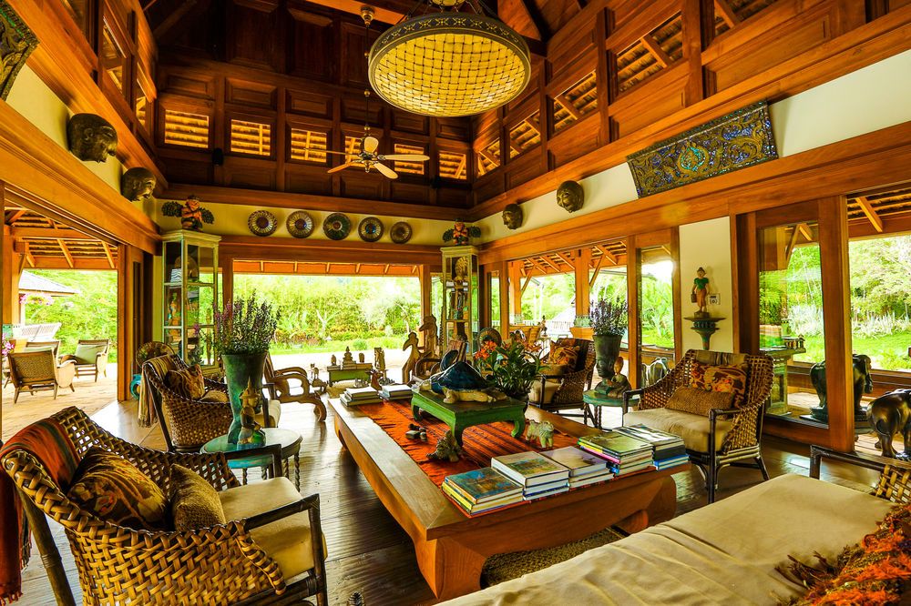 Howie's HomeStay