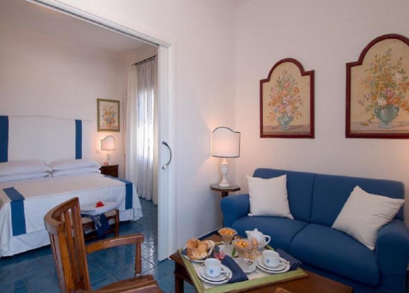 Grand Hotel Chiaia di Luna