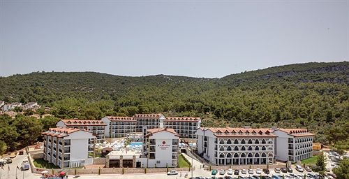 Ramada Resort by Wyndham Akbuk