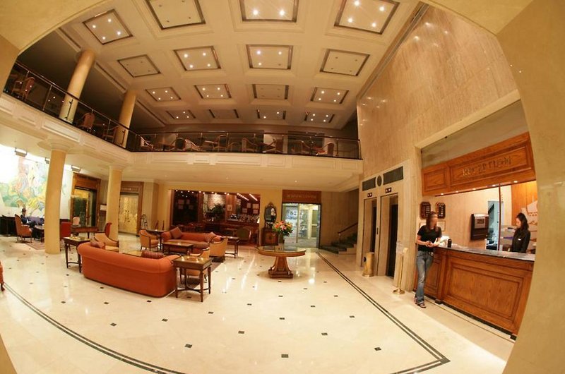 Riviera Hotel