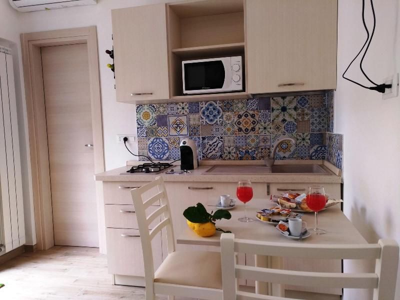 Lemons And Sun Apartments