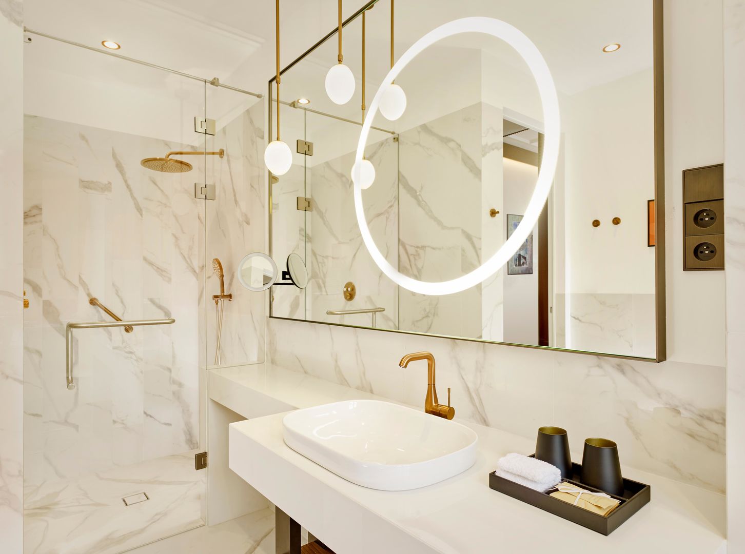 Hotel Verte, Warsaw, Autograph Collection