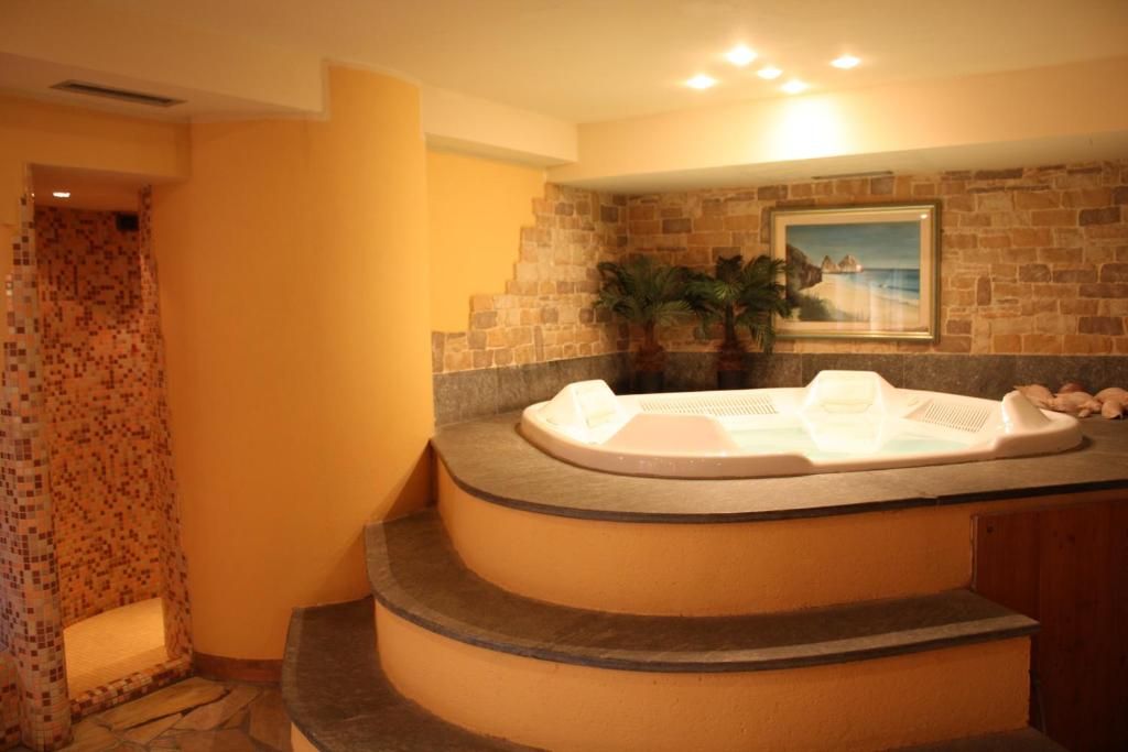 Le Rocher Hotel