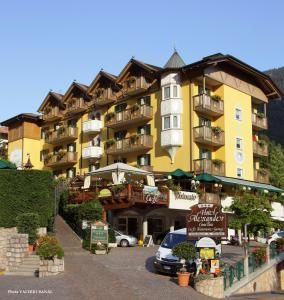 Alexander Hotel