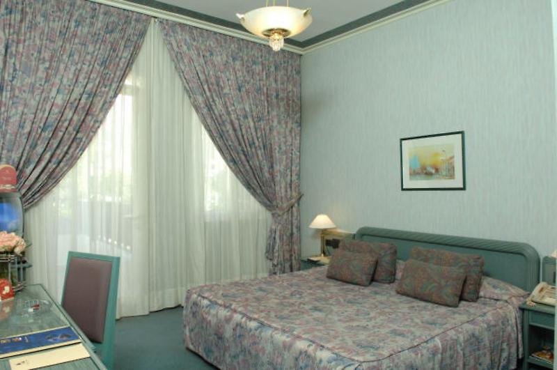 Regency Palace Hotel