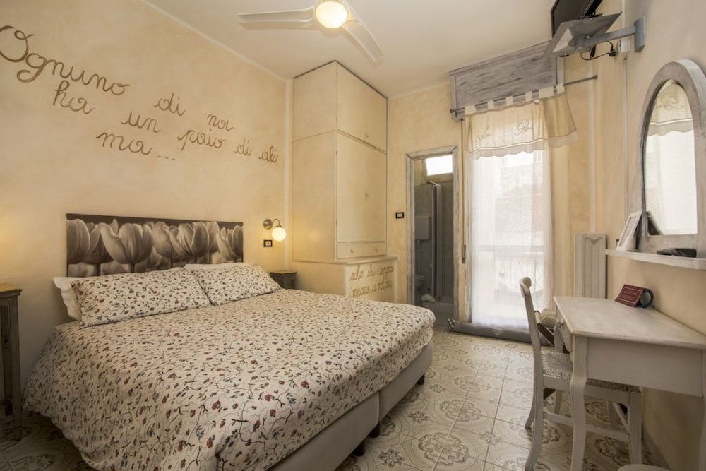 Hotel Elena Noli