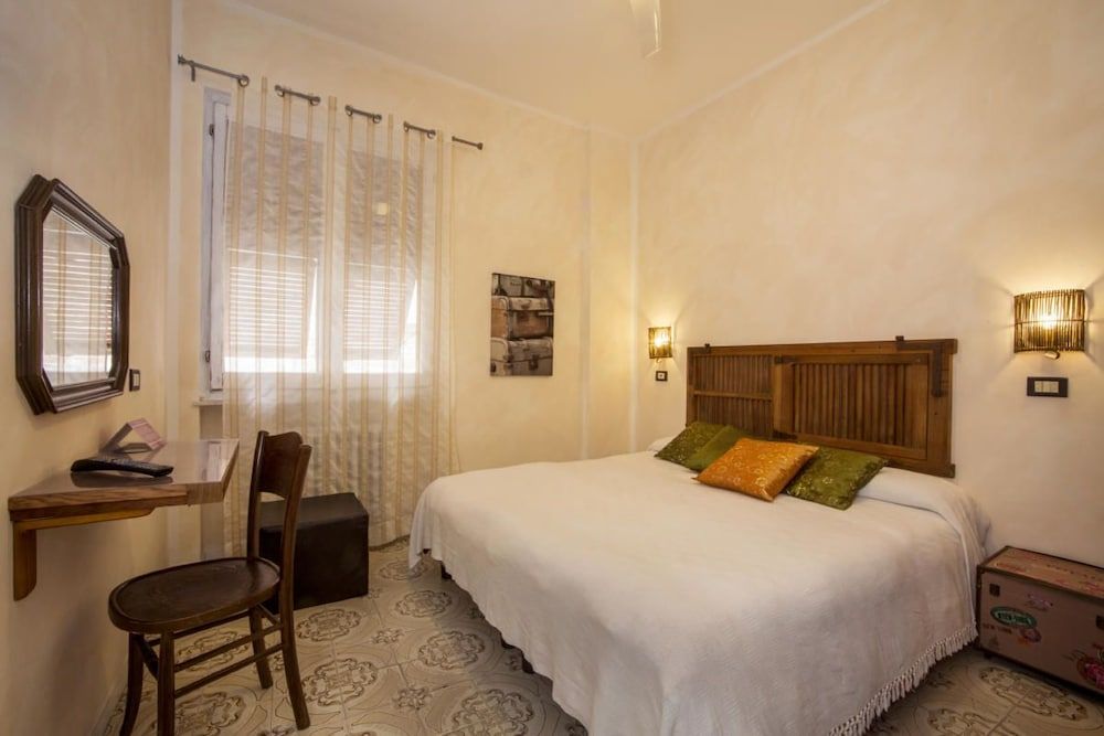 Hotel Elena Noli