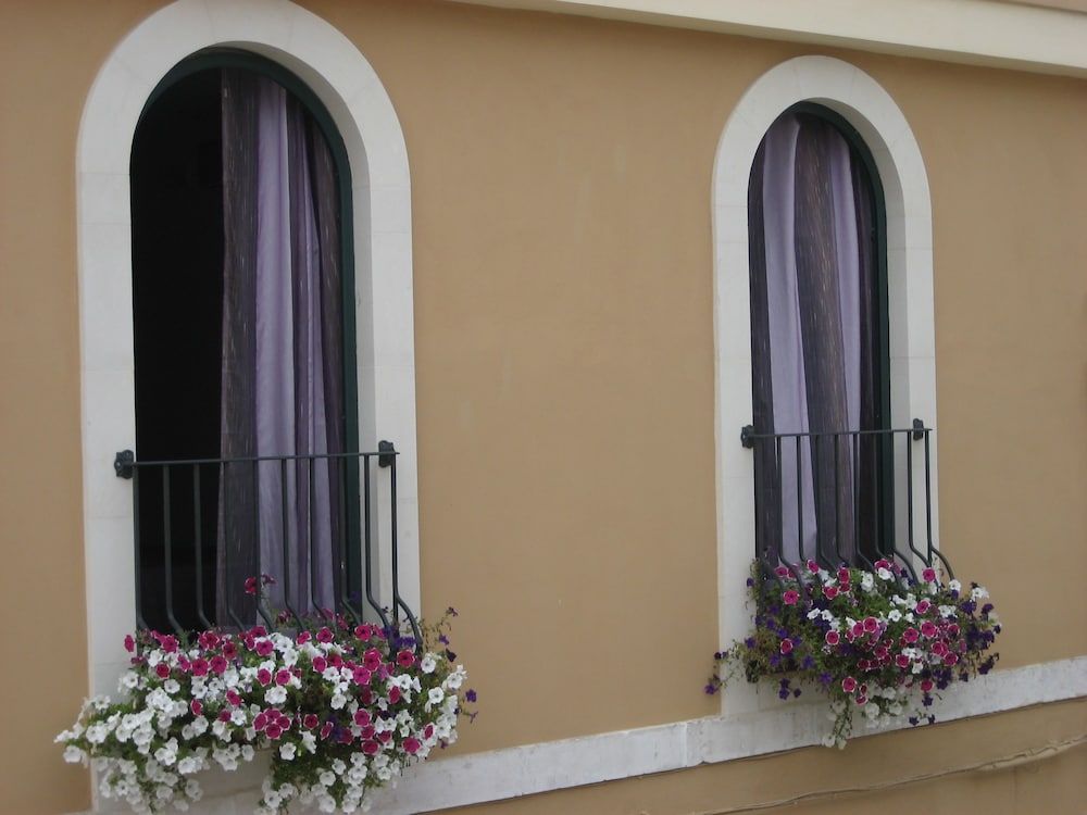 B&B Notos