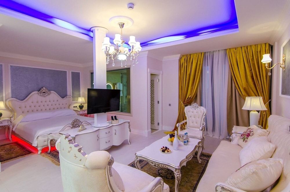 Phoenicia Royal Hotel