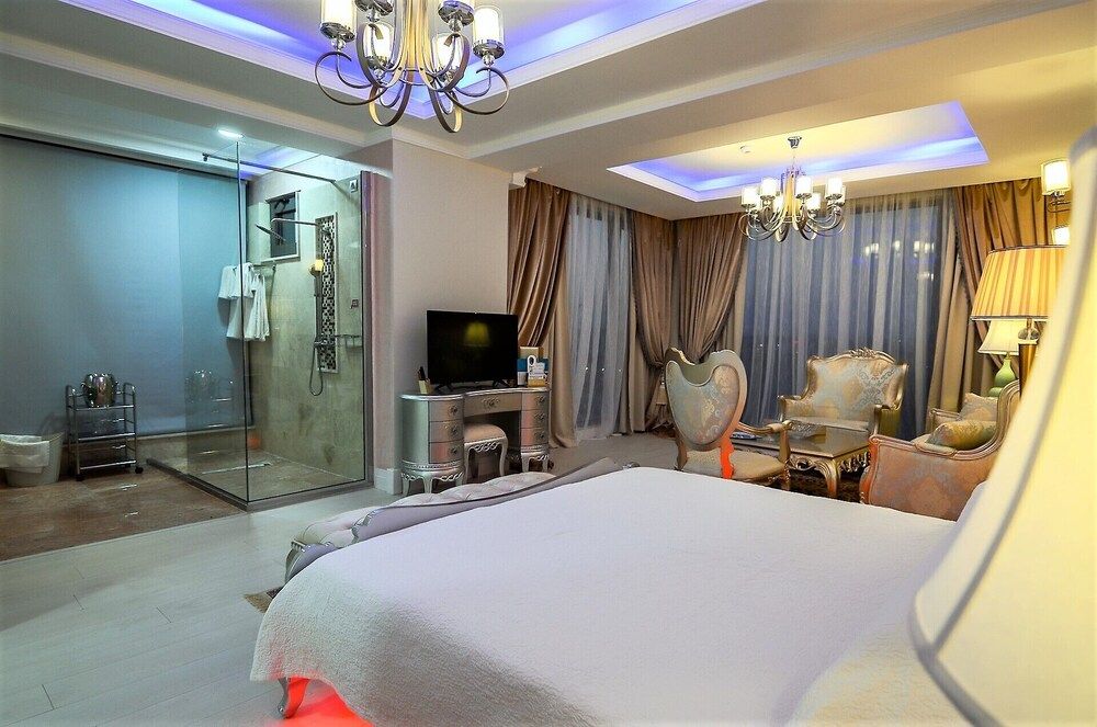 Phoenicia Royal Hotel