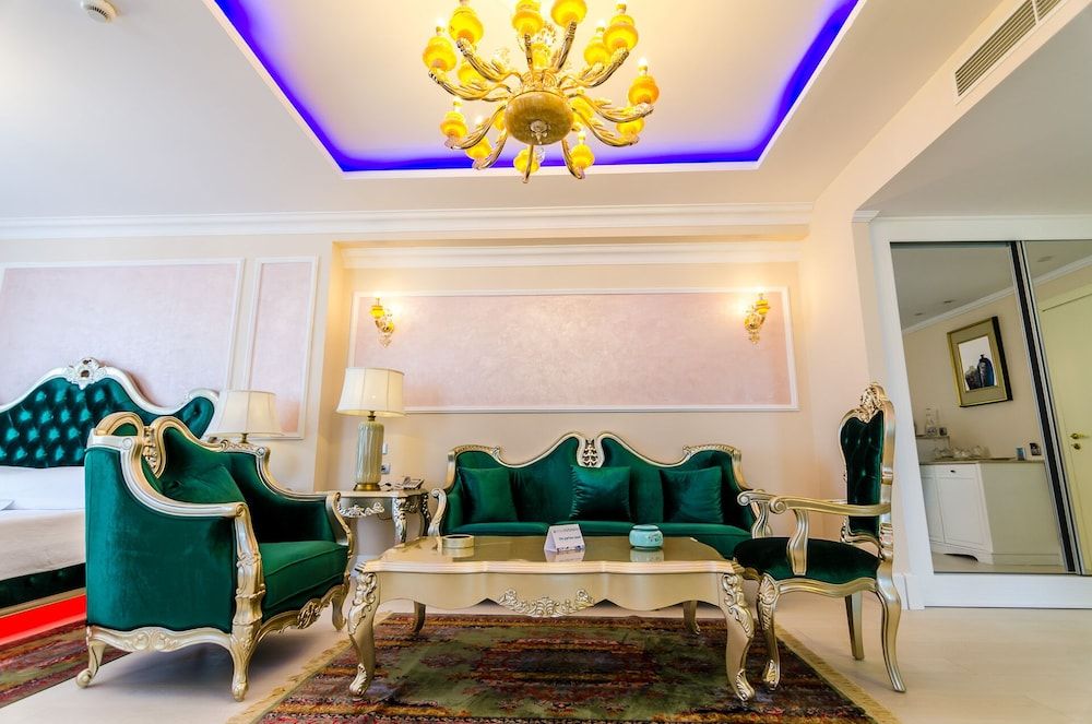 Phoenicia Royal Hotel