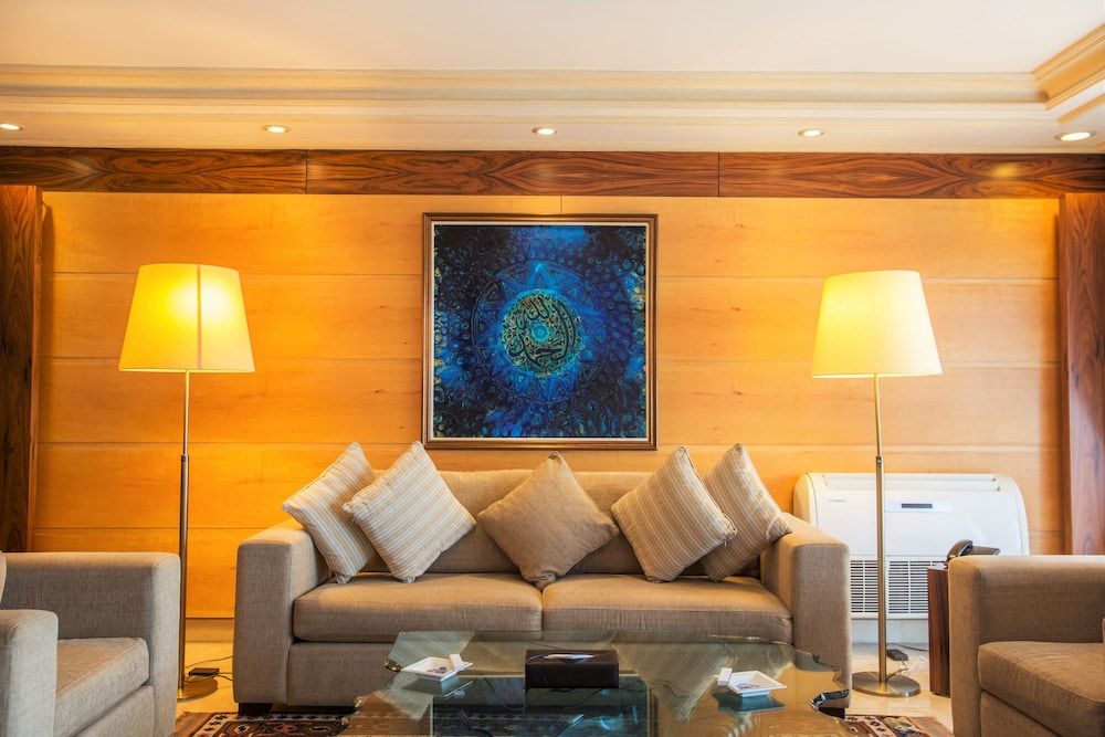 Lahoya Suites
