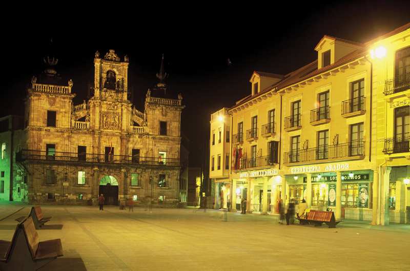 Astur Plaza