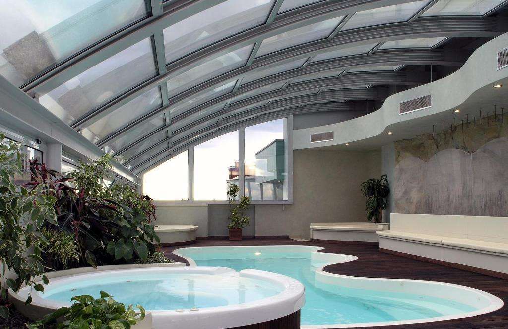 Premier & Suites