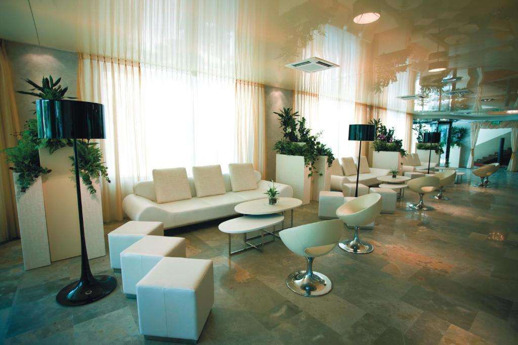 Premier & Suites