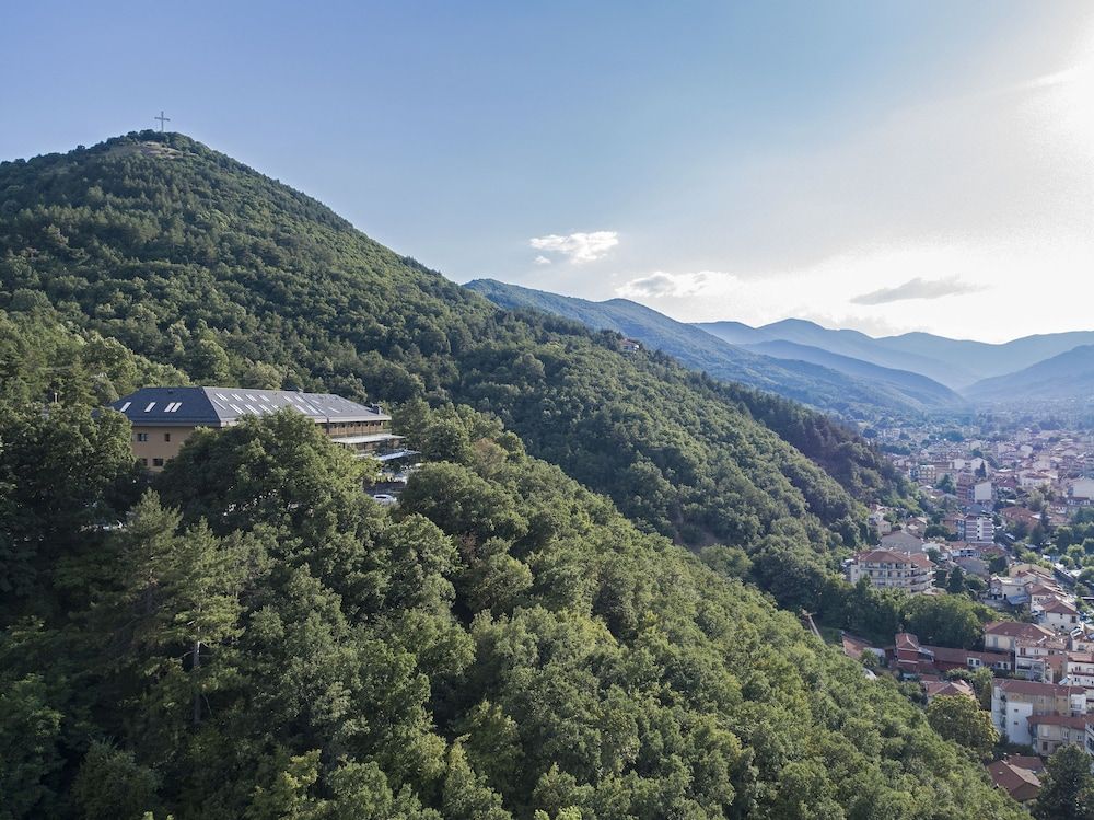 The Lynx Mountain Resort