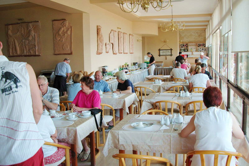 Hera Hotel