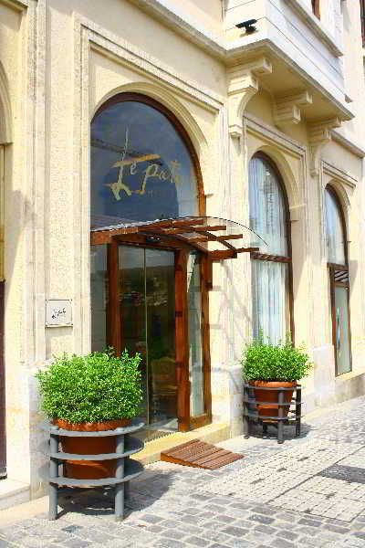 Le Patio Boutique Hotel