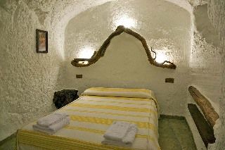 Cuevas La Atalaya