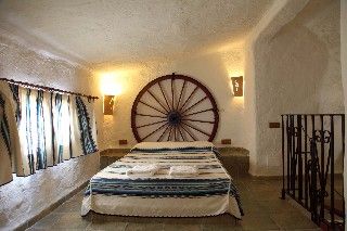 Cuevas La Atalaya