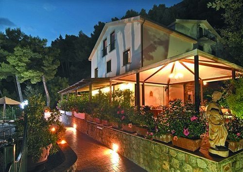 Villa Delle Meraviglie