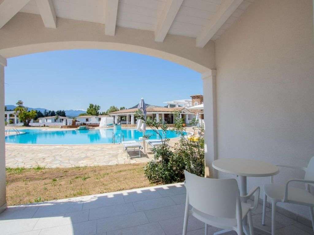 Limone Beach Resort