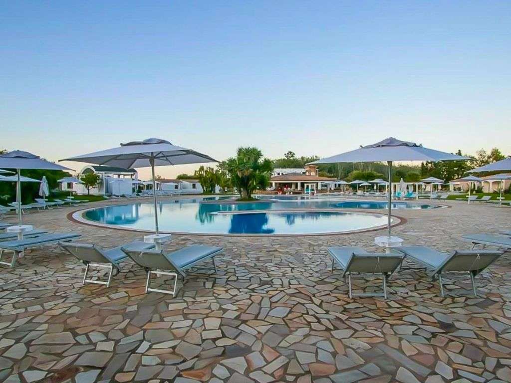 Limone Beach Resort
