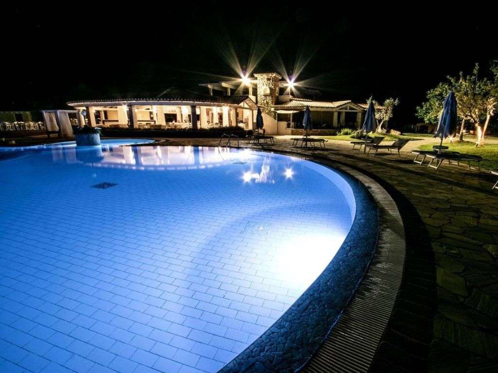 Limone Beach Resort