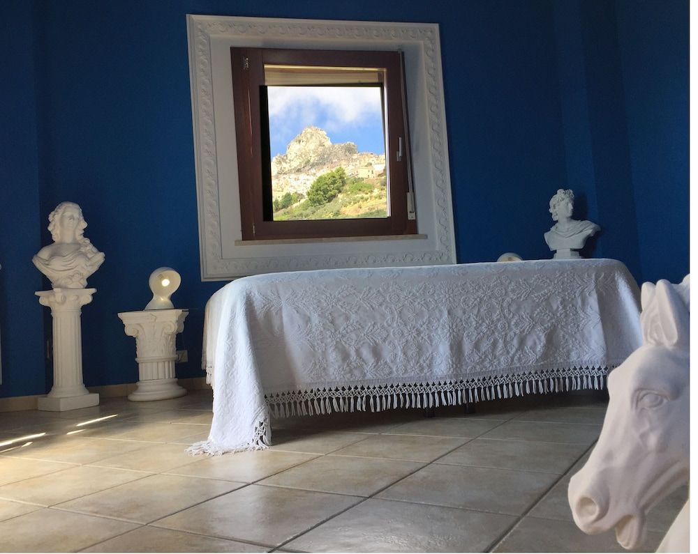 Casapuccio Bed & Breakfast Art & Redesign