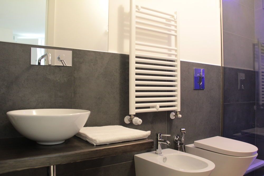 Lamia Room Rentals