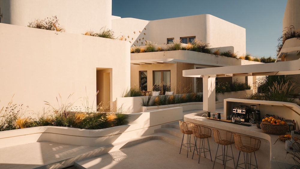 White Pebble Suites