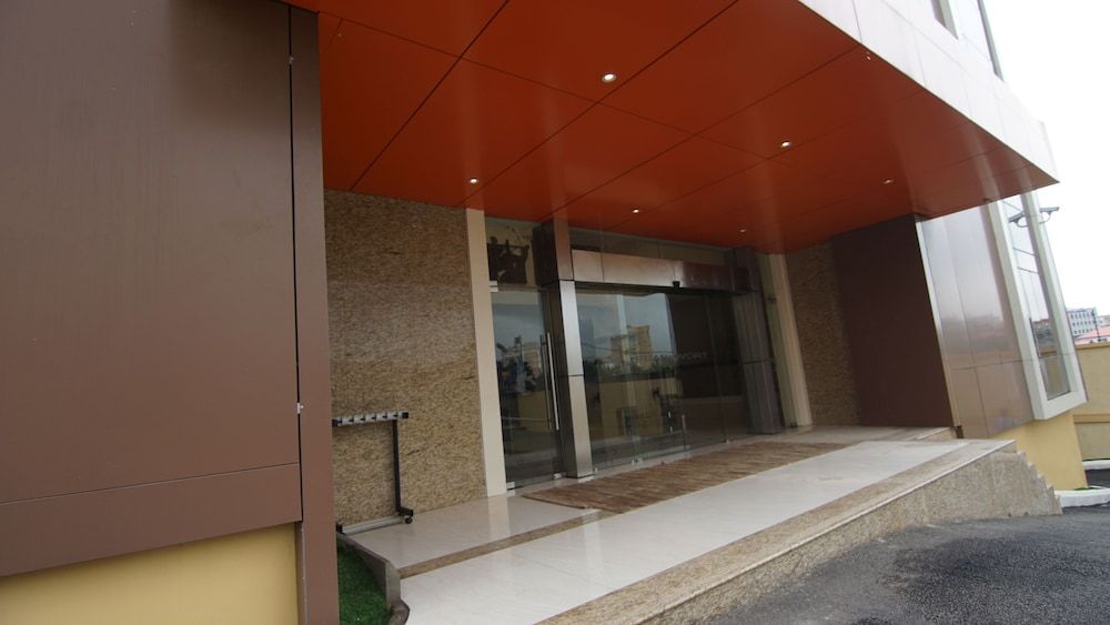Pearlwort Hotel and Suites