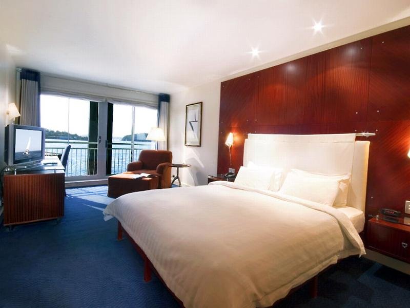 Pier One Sydney Harbour, Autograph Collection