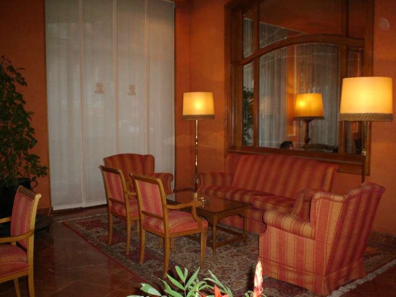 Lamaro Hotel