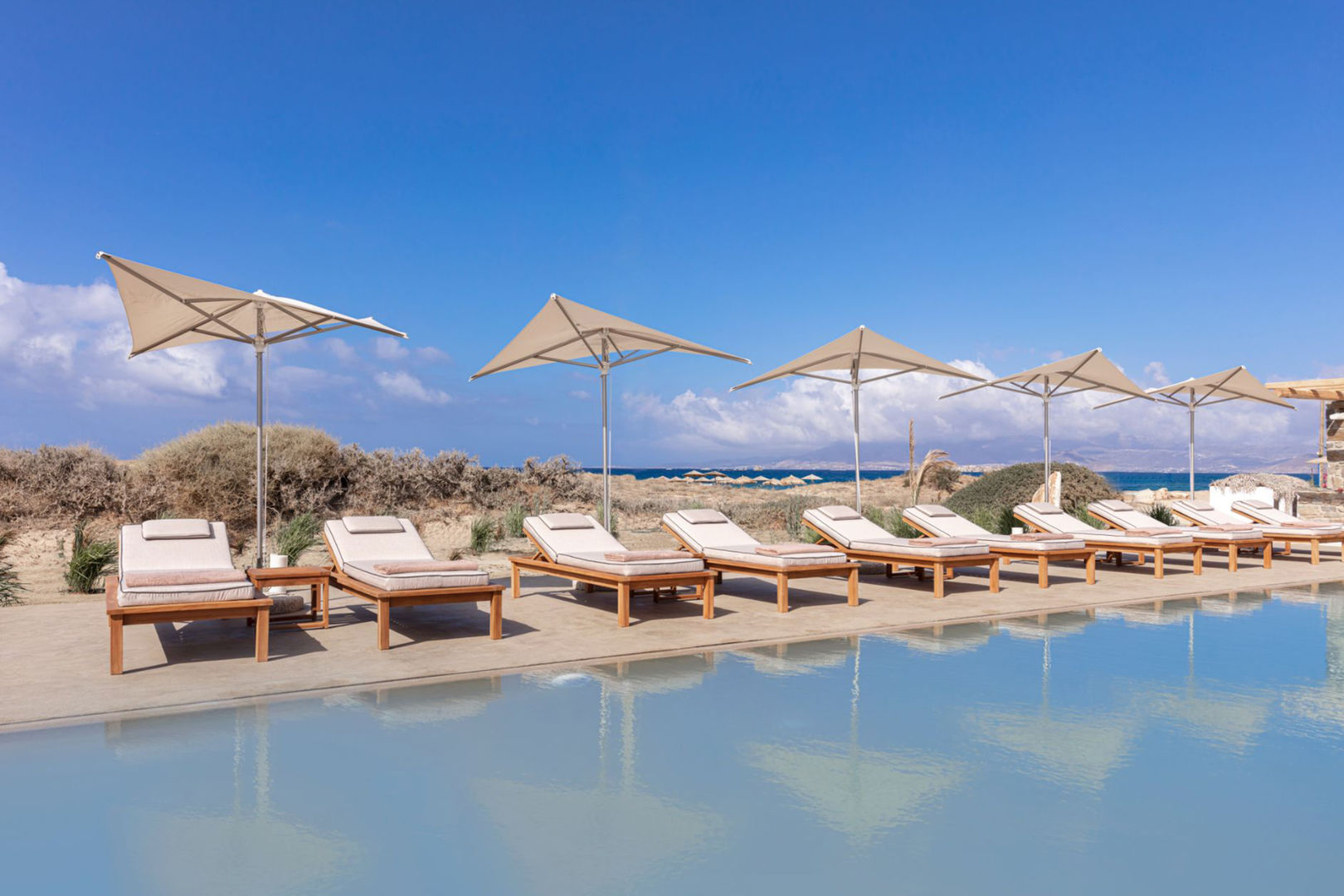 Ammothines Cycladic Suites