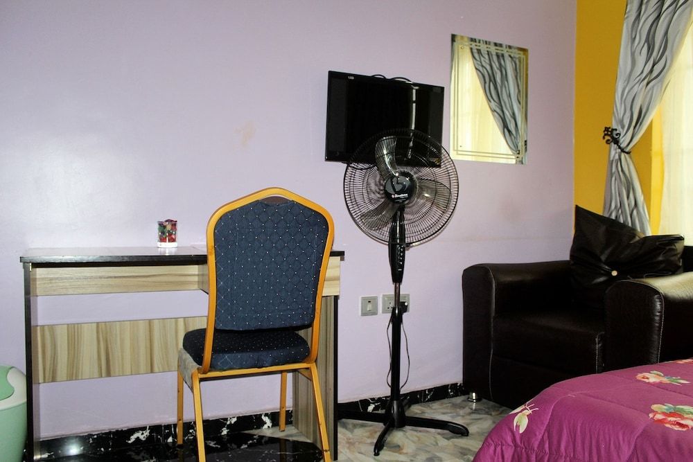 Osajamen Hotel