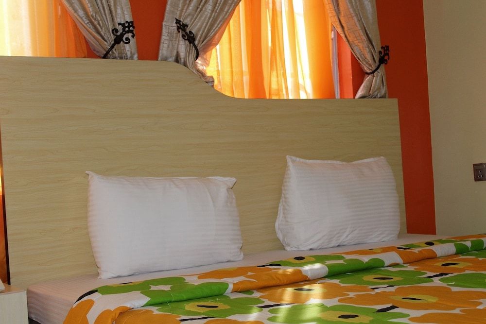 Osajamen Hotel